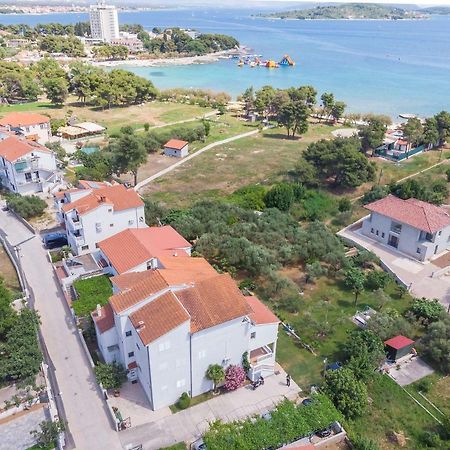 Apartments And Rooms On The Beach Водице Екстер'єр фото